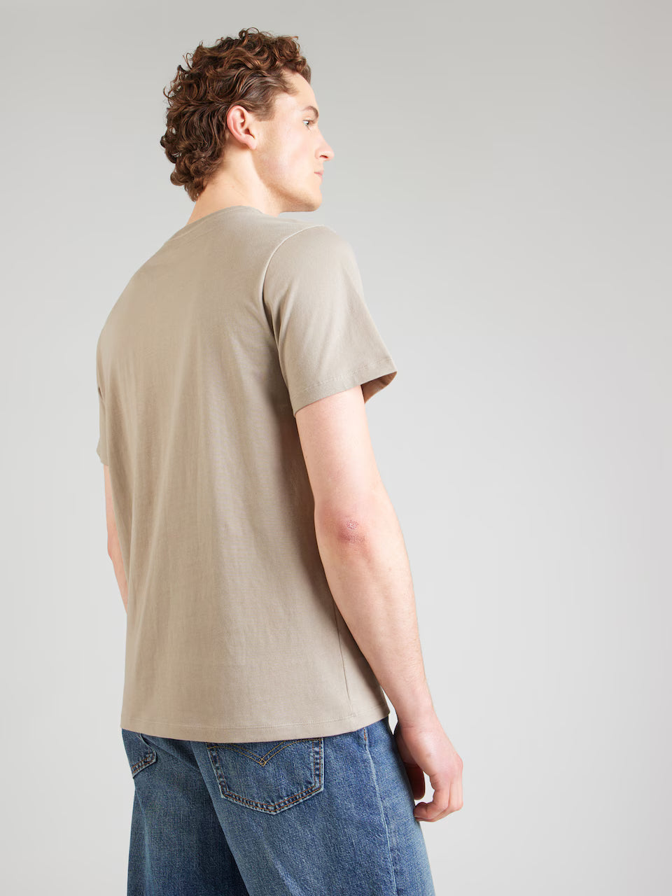 Levi’s Men Original Housemark Crew Neck T-Shirt | Beige