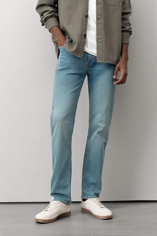 VILANOVA Light Blue Comfort Fit Denim Jeans